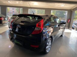 
										Hyundai Accent 2015 full									