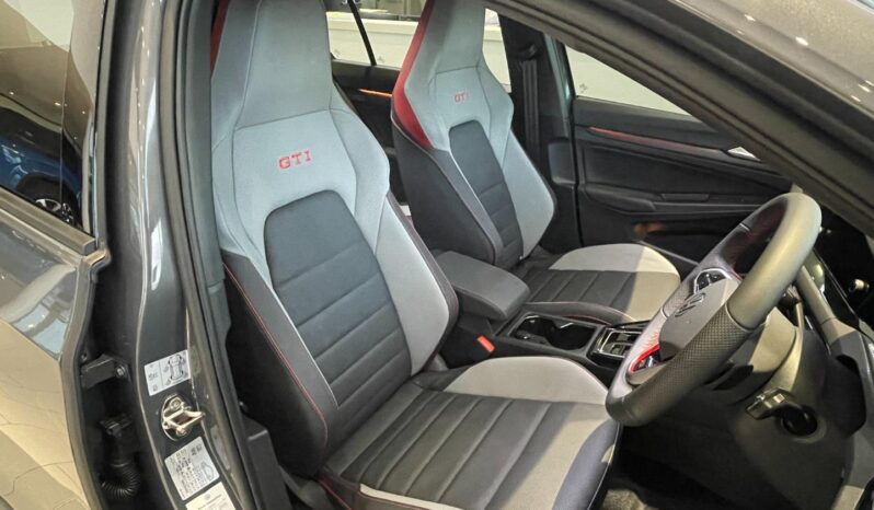 
								Volkswagen Golf GTi 2024 full									