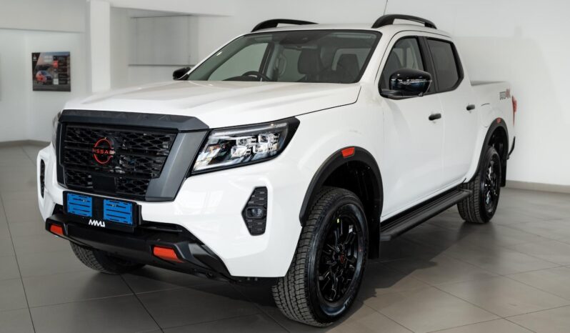 
								Nissan Navara 2024 full									