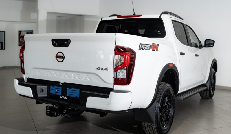 
								Nissan Navara 2024 full									